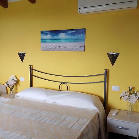 Gli Olivastri Con Piscina,Solarium, Vista Mare ,Sole -Mare E Tanta Natura ,Climatizzatore,Wifi Aglientu Bagian luar foto