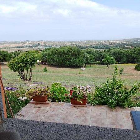 Gli Olivastri Con Piscina,Solarium, Vista Mare ,Sole -Mare E Tanta Natura ,Climatizzatore,Wifi Aglientu Bagian luar foto